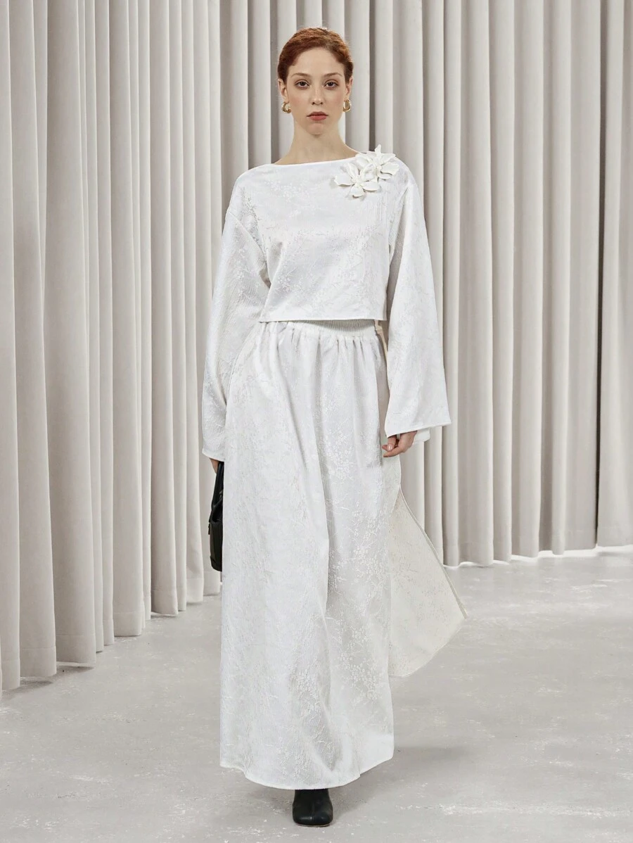 SHEIN Privé طقم من قطعتين للنساء: ملابس علوية أكمام فضفاضة برسومات هندسية وتنورة ماكسي عالية الشق، مناسبة للربيع والصيف، عيد الحب