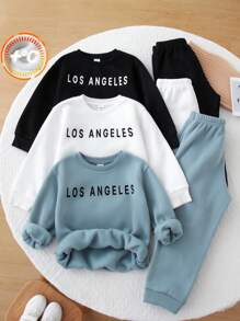 SHEIN Leap Crew 6 件套年轻男孩休闲校园风格舒适、时尚、实用的羊毛圆领运动衫和运动裤套装，带有英文图形设计，舒适厚实，适合青少年男孩返校、日常穿着、旅行、运动、秋冬季 - 黑色 - 查看 2