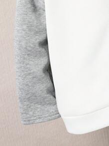 SHEIN Bộ 2 quần nỉ có mũ trùm đầu và quần nỉ họa tiết tiếng Anh mềm mại và dày, thoải mái và thời trang, đa năng cho bé trai, thích hợp cho bé trai mặc khi trở lại trường, mặc hàng ngày, mặc ngoài trời và chơi thể thao vào mùa thu/đông - Xám - Xem 7