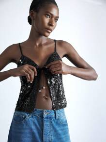 Maija 女式黑色闪亮亮片面料迷人 V 领宽松细肩带吊带上衣，适合所有季节，时尚都市优雅休闲装，商务休闲办公室，低调精致时尚，城市通勤必备品，编辑精选，社交名媛节日派对，浪漫优雅邮轮度假装 - 黑色 - 查看 2