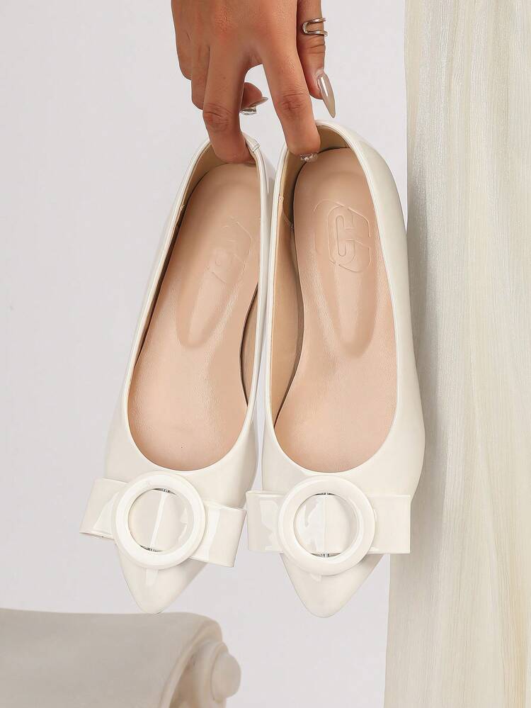 CUCCOO CHICEST Sapatilhas Bailarina com Bico Fino e Design de Laço Fofo para Mulheres, Calçado Elegante para Escritório, Formal, Romântico, Couro Sintético Branco para Trabalho e Uso Diário, Dia dos Namorados