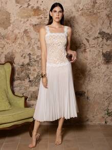 VERO DIAZ 设计师优雅蕾丝肩带裸色衬里褶皱蕾丝边长款派对礼服、节日装、春夏装、节日、狂欢装 - 白色 - 查看 1