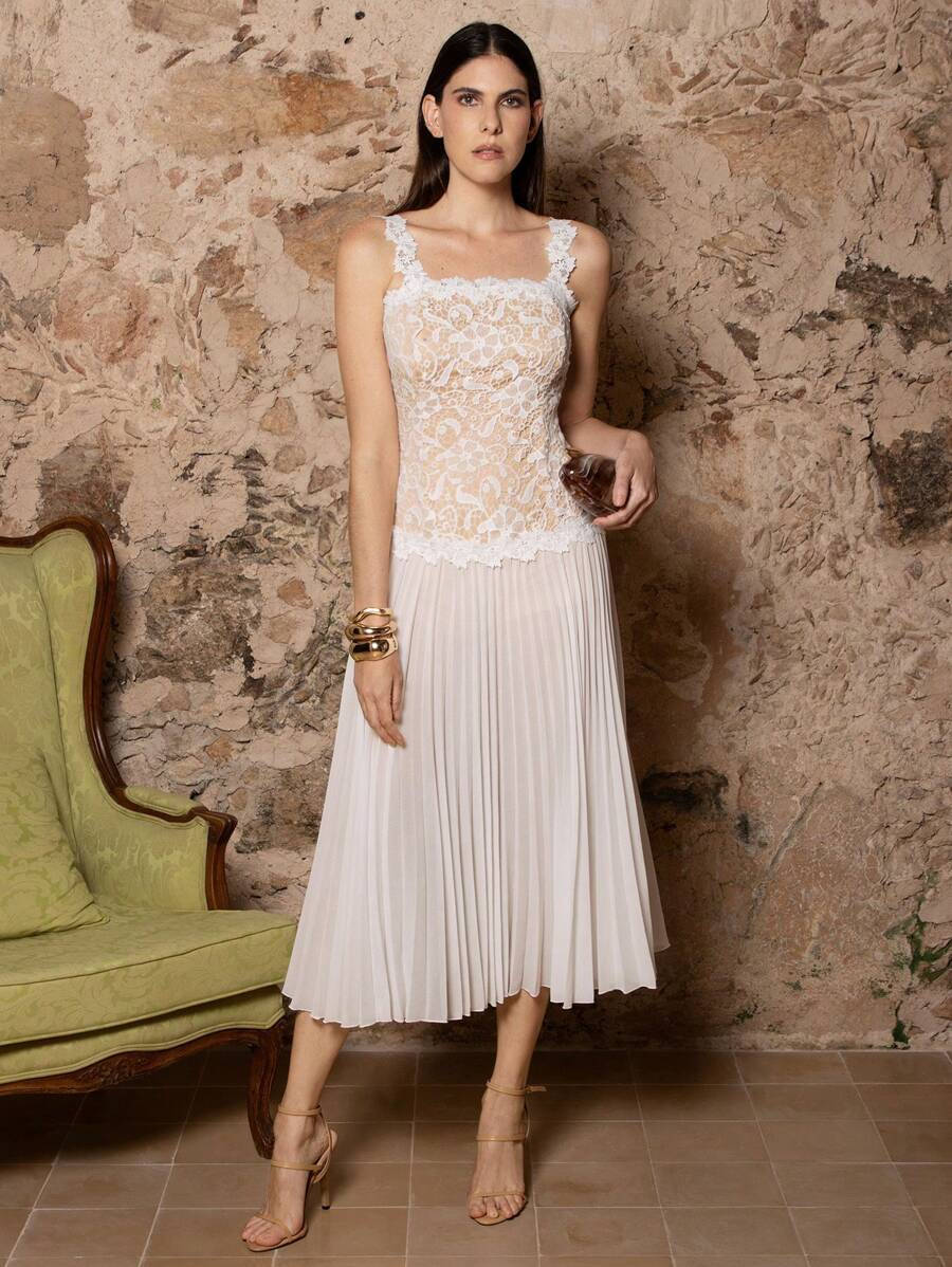 VERO DIAZ 设计师优雅蕾丝肩带裸色衬里褶皱蕾丝边长款派对礼服、节日装、春夏装、节日、狂欢装 - 白色 - 查看 1