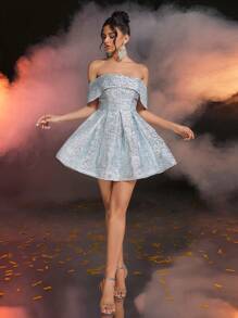 SHEIN Belle 优雅浪漫银色闪光提花面料露肩腰部下摆生日派对活动毕业返校舞会礼服，婚礼宾客礼服 - 銀色 - 查看 1