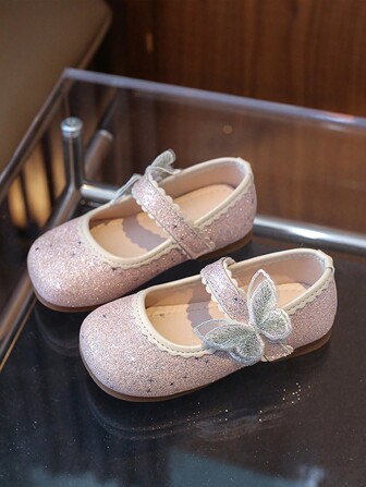 1 双粉色公主鞋，适合小女孩，蝴蝶结低帮鞋面，软底防滑