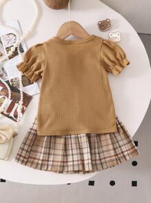 SHEIN Playful Pals 2 件套女婴卡通熊装饰开衫上衣和格子百褶裙套装，夏季 - 棕色 - 查看 2