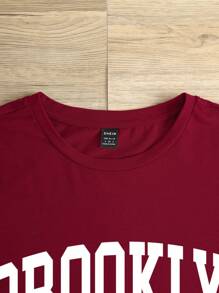 SHEIN LUNE BROOKLYN 地标字母印花宽松圆领短袖 T 恤女款，适合春夏季 - 紅木色 - 查看 4