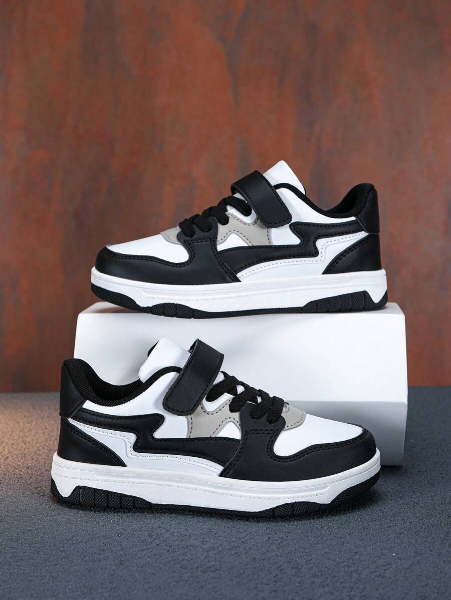 Kids' Classic Color Fashionable Skate Shoes, Non-Slip Durable TPR Soles, Adjustable Hook & Loop Closure, Easy On/Off, Suitable For Daily Wear, School And Students - Black and White - View 1