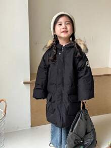 SHEIN Chaqueta casual de invierno larga con capucha de piel sintética para niña