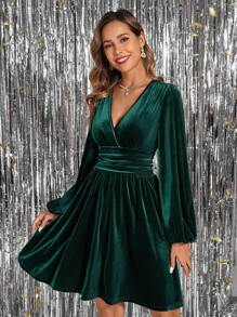 SHEIN Ellevyn 女士天鹅绒绿色褶皱长袖宽松连衣裙，褶皱，优雅秋冬季 - 墨綠色 - 查看 2