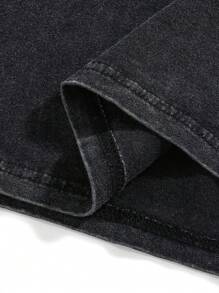 Manfinity EMRG Men's Slogan & Figure Print Casual Top - Black - View 5