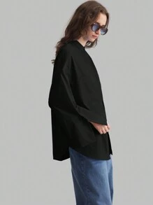 Ontre 2025 Nueva camiseta de manga larga casual de negocios para mujer, Top de cuello en V minimalista, camiseta personalizada negra tipo button, ropa casual para mujeres de negocio, atuendo de oficina para la mujer y outfit para maestras, estilo de Estocolmo, otoño