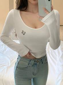DAZY Women's Round Neck Embroidery Pattern Fitted Cropped Long Sleeve White T-Shirt, Spring/Summer,Fall Clothes - White - View 5