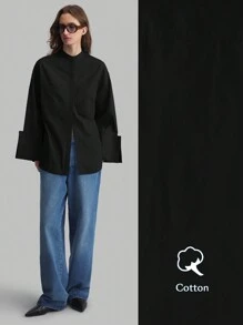 Ontre 2025 Nueva camiseta de manga larga casual de negocios para mujer, Top de cuello en V minimalista, camiseta personalizada negra tipo button, ropa casual para mujeres de negocio, atuendo de oficina para la mujer y outfit para maestras, estilo de Estocolmo, otoño