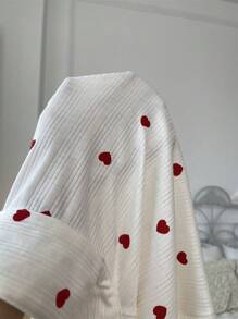 Conjunto de pijama informal blanco con estampado de corazones
