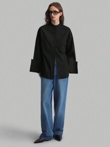Ontre 2025 Nueva camiseta de manga larga casual de negocios para mujer, Top de cuello en V minimalista, camiseta personalizada negra tipo button, ropa casual para mujeres de negocio, atuendo de oficina para la mujer y outfit para maestras, estilo de Estocolmo, otoño