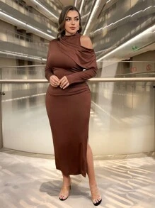 SHEIN Privé Plus Size Elegant Commute Office Sophisticated High-End Afternoon Tea Slightly Sexy Date Music Concert Party INS Retro High Slit Long Wrap Dress With One-Shoulder And Waist Definition, Suitable For Holiday, New Year, Party, Office - Brown - View 6
