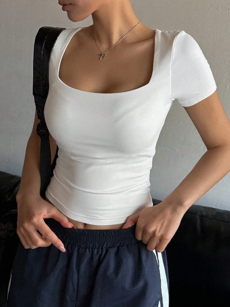 Camiseta Feminina de Manga Curta com Gola Quadrada e Ajuste Sólido, Uso Casual do Dia a Dia, Cropped Feminino