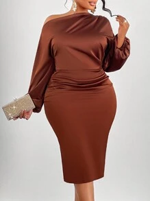 SOLERSUN Vestido ajustado de mujer de satén con cuello asimétrico, fruncido lateral y largo maxi, outfit de moda para mujer