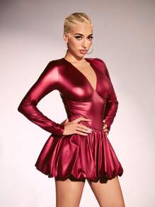 Zolique Vestido corto de cuello en V profundo con efecto estiramiento, piel sintética de PU arrugada, para otoño/invierno. Vestidos de manga larga de Año Nuevo, sexy, de club, fiestas y rave para mujer en color borgoña metálico. - Burdeos - Ver 5