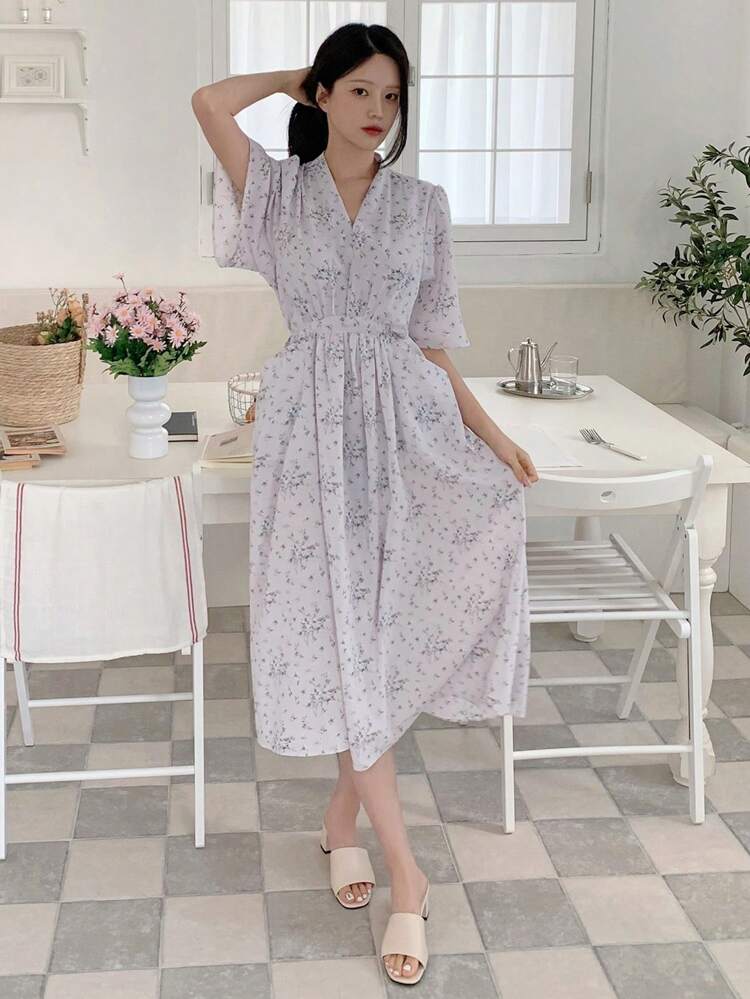 Women's Ditsy Floral V-Neck Short Sleeve Midi Dress, Elegant Sundress Boho