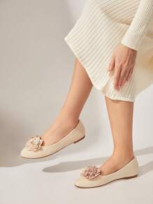 CUCCOO CHICEST Giày bệt trang trí hoa 3D đơn giản thanh lịch cho nữ vào dịp Giáng sinh và năm mới, mùa thu và đông - Màu be - Xem 7