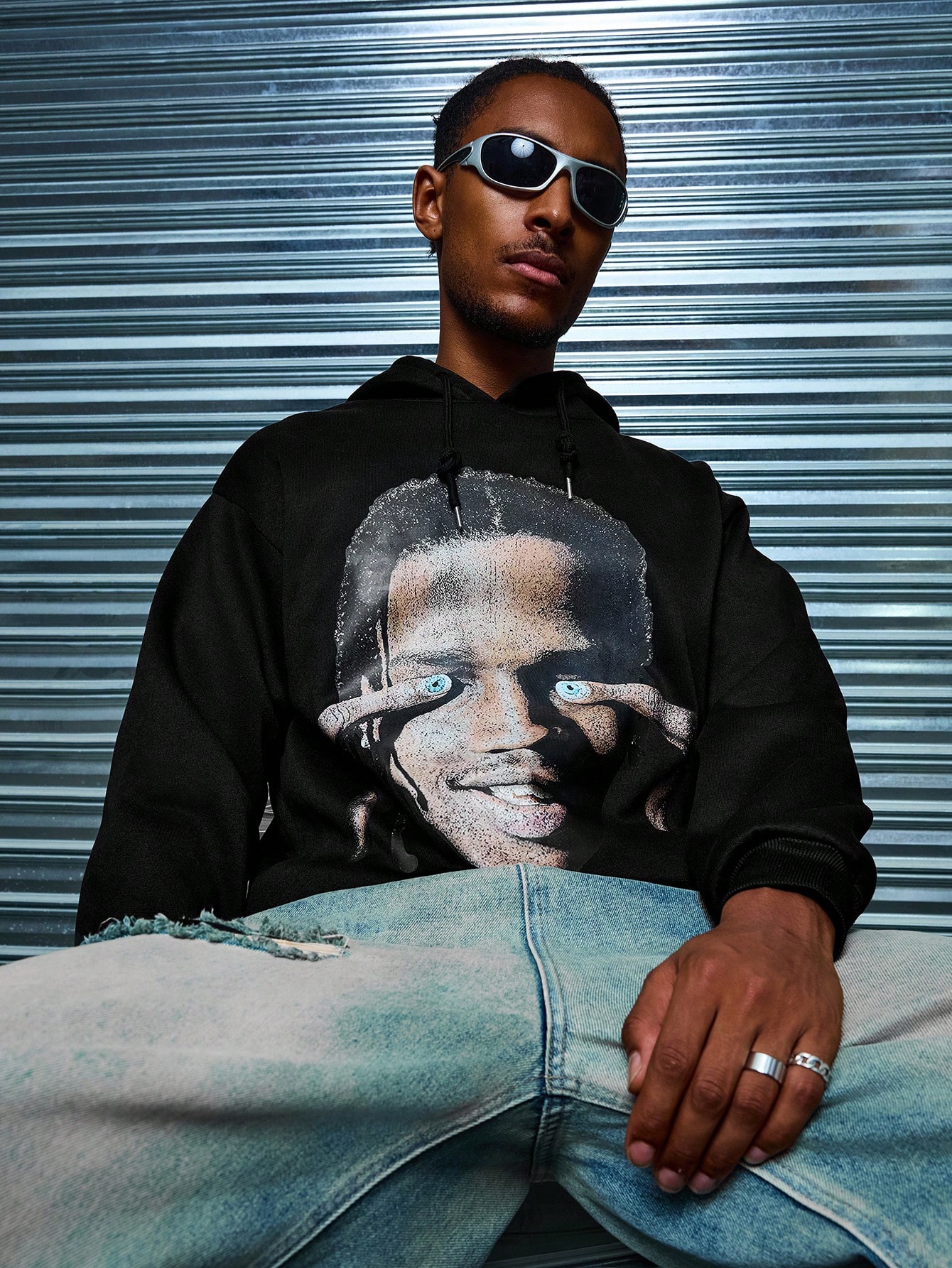 Manfinity Dauomo Men's Simple Figure Print Long Sleeve Hoodie Sweatshirt