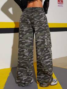 SHEIN ICON Women Loose Fit Fashionable Camo Cargo Jeans