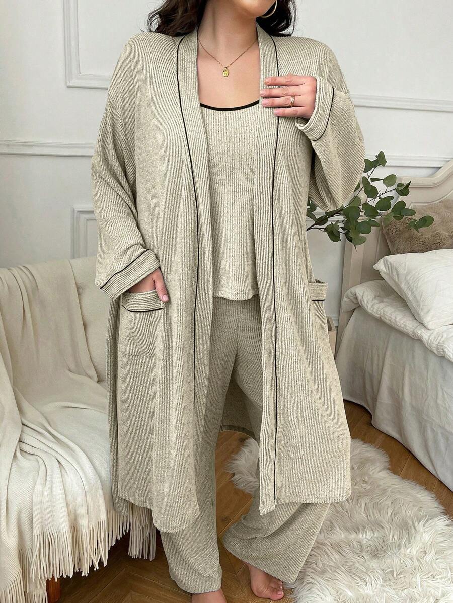 Set de 3 piezas: Camiseta de tirantes acanalada y suave extra grande, pantalones y bata