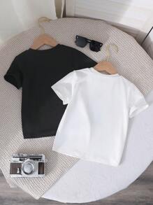 SHEIN 2 قطعة / مجموعة من القمصان قصيرة الأكمام بطباعة أحرف بأسلوب أمريكي أنيق وأعلى صيفية عصرية متعددة الاستخدامات للأولاد الصغار - أبيض وأسود - مشاهدة 2