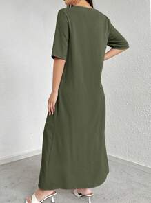 Mulvari Damen einfarbiges Rundhals Kurzarm Plissee Lässiges Kleid in Losepassform