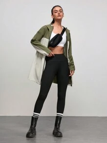 SHEIN Sports Chaqueta con capucha impermeable de largo medio para mujer, para uso urbano y al aire libre - Verde - Ver 1