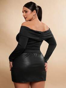 SHEIN BAE Women Plus Size Elegant Metal Snap Button Fitted Sexy Off Shoulder Long Sleeve T-Shirt, Suitable For Girls' Gathering, Party, Solid Black Knitted Stretch
