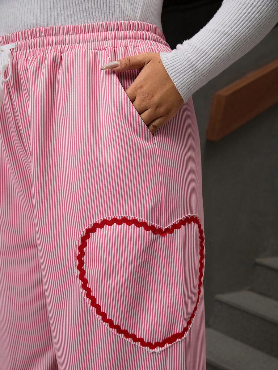 Calvaya 大码休闲条纹拼布 3D 红色爱心印花宽松直筒运动裤，情人节粉色爱好者 - 彩色 - 查看 1