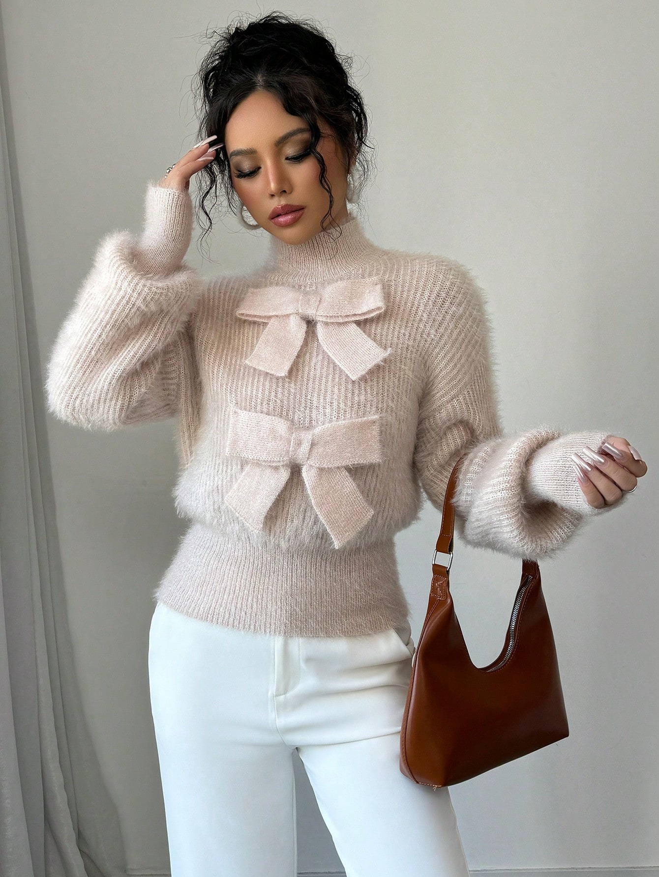 Elenzga كنزة صوفية نسائية بياقة عالية وزينة فيونكة...