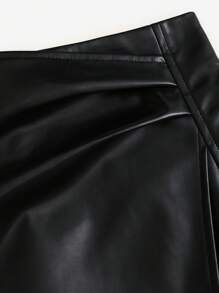 Sweetra Minifalda ajustada estilo retro americano sexy para mujer, de piel sintética, en color negro sólido, apta para todas las estaciones