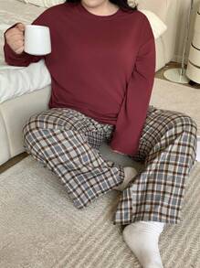 Dazy Plus Solid Color Round Neck T-Shirt & Plaid Elastic Waist Pants Casual Sleepwear Set, Suitable For All Seasons, Chinese New Year Outfit - Burgundy - View 1