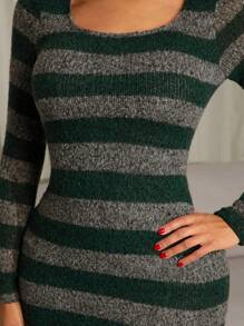 SHEIN SXY Abito a righe di media lunghezza in morbida ciniglia casual per donne, autunno e inverno - Multicolore - Visualizzare 3