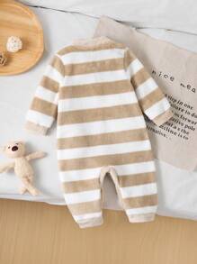 SHEIN Playful Pals 女婴冬季保暖连体衣，采用柔软法兰绒材料