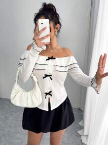 SHEIN Vestido de vacaciones/fiesta con cuello halter de malla con estampado floral azul y blanco para adolescentes, estilo vintage/elegante, con volante blanco con lazo en el hombro descubierto. Camisa de punto texturizada con cuello redondo de manga larga decorada, atuendo casual de primavera para ir a la escuela para chicas adolescentes.