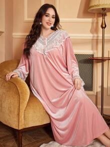 Plus Size Contrast Color Lace Tassel V-Neck Velvet Loose Nightgown - Pink - View 1