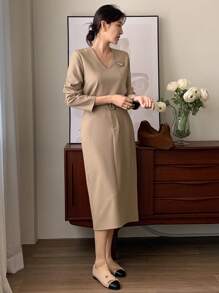 DAZY 2pcs/Set French Fashion V-Neck Blouse And Straight High-Waisted Skirt