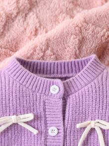 SHEIN 1 pezzo Tutina neonata graziosa e versatile in maglia, cardigan casual alla moda, comodo, morbido e caldo, semplice ed elegante con fiocco, adatto per uso domestico, uscite giornaliere e abbigliamento all'aperto, autunno/inverno