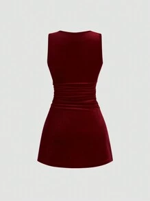 SHEIN Unity Vestido corto de terciopelo rojo fruncido y retorcido en línea A, vestido elegante minimalista y de moda para fiestas y cócteles, ropa para fiesta de Año Nuevo y otoño/invierno - Burdeos - Ver 2