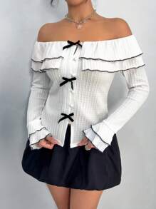 SHEIN Vestido de vacaciones/fiesta con cuello halter de malla con estampado floral azul y blanco para adolescentes, estilo vintage/elegante, con volante blanco con lazo en el hombro descubierto. Camisa de punto texturizada con cuello redondo de manga larga decorada, atuendo casual de primavera para ir a la escuela para chicas adolescentes.