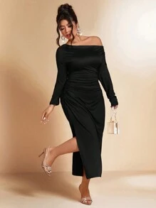 Allurite Plus Size Women's Solid Color Elegant Asymmetric Neck Wedding Dress
