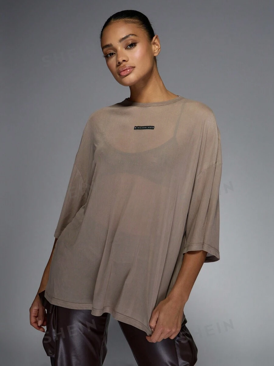 MISSGUIDED Camiseta oversize de malla con etiqueta de logo de calle y caída de hombros