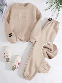 Conjunto de 2 piezas (sudadera y pantalón deportivo) informal suelto para niña preadolescente con detalles grabados con letras y parche gráfico de letras en cuello redondo