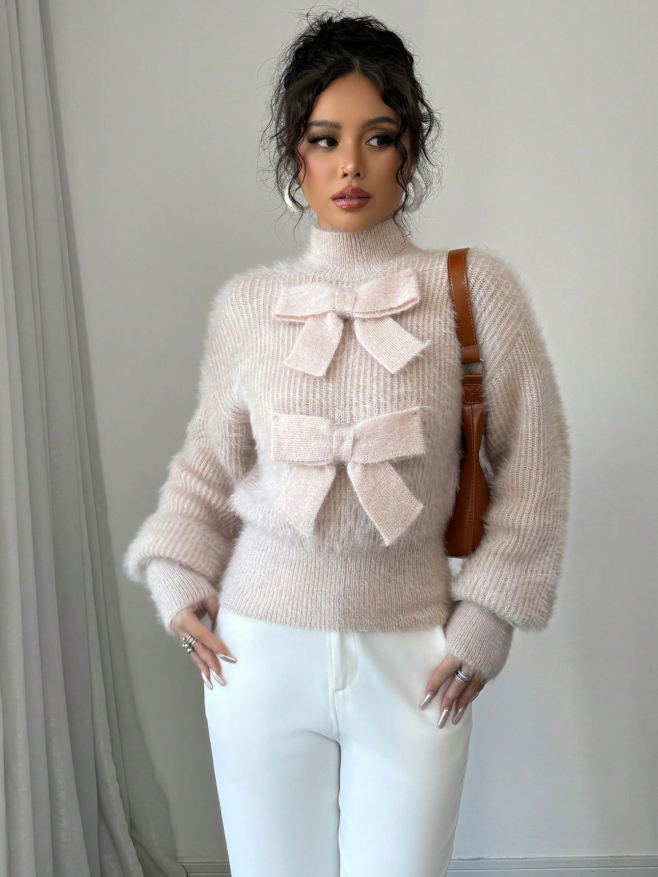 Elenzga كنزة صوفية نسائية بياقة عالية وزينة فيونكة...