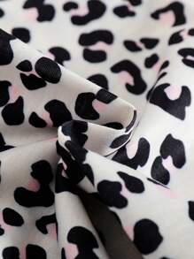 SHEIN 4 Stücke Mädchen Herbst Komfortable Lässig Langarm Set, weiches Material, Kombination aus minimalistischem Streifenmuster und Leopardenmuster, modisch und bequem, geeignet für Outdoor-Spaziergänge, gemütliche Aktivitäten Zuhause, Sportoutfits, Ganzjährig